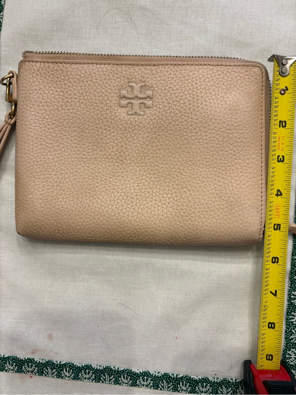 Tory Burch Pebbled Leather Wristlet Clutch in Blush Pink - Picture 8 of 9
